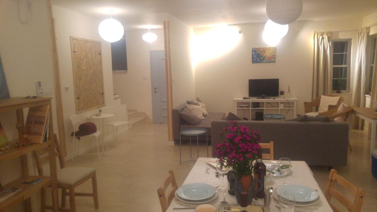 הבית ליד המצוק By The Cliff Mitzpe Ramon Exterior foto